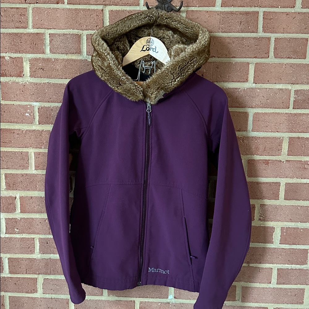 Marmot Softshell Purple Jacket With Faux Fur Hood, Size Medium.